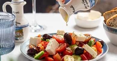 Is Your Salad Healthy According to Dietitians?